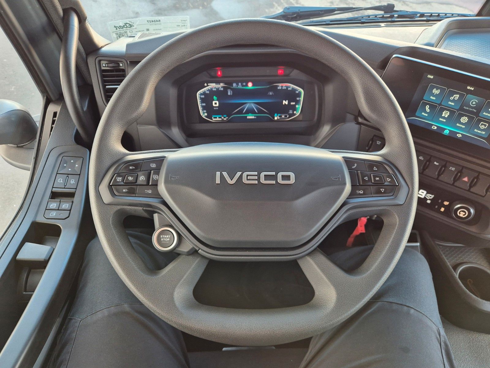 Fahrzeugabbildung Iveco AD200X46/P HR OFF Palfinger PK 12.501 Funk AHK