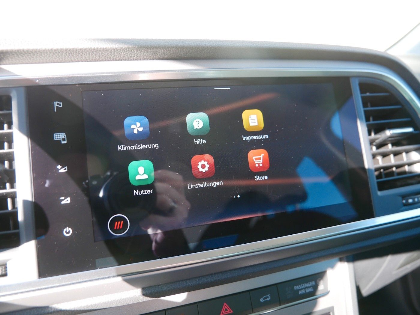 Fahrzeugabbildung SEAT Ateca 2.0 TDI Xperience AHK ACC SHZ 360°Kamera