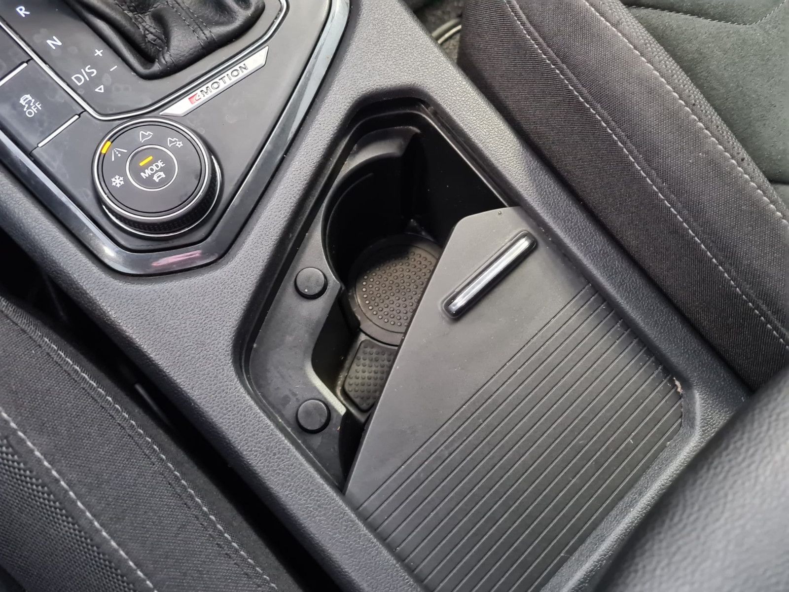 Fahrzeugabbildung Volkswagen Tiguan Allspace Highline 4Motion / LED / NAVI /