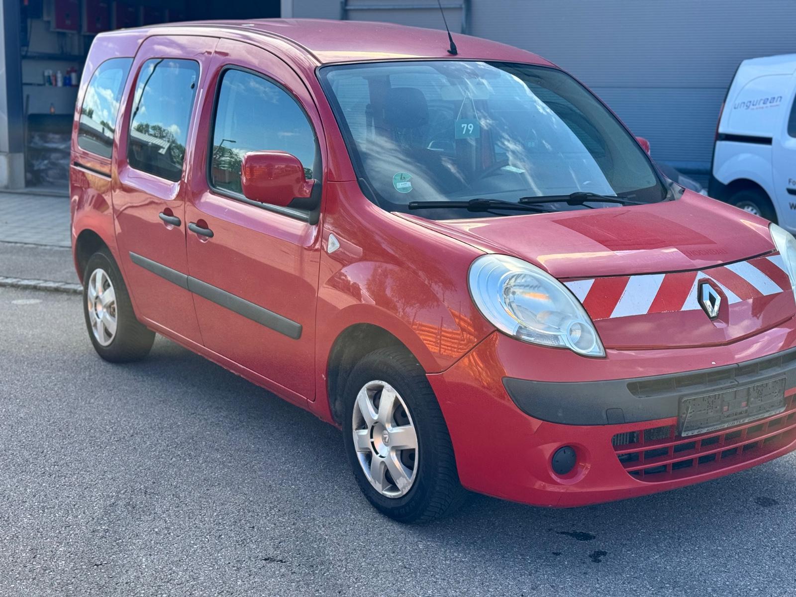 Renault Kangoo 2012 — interior