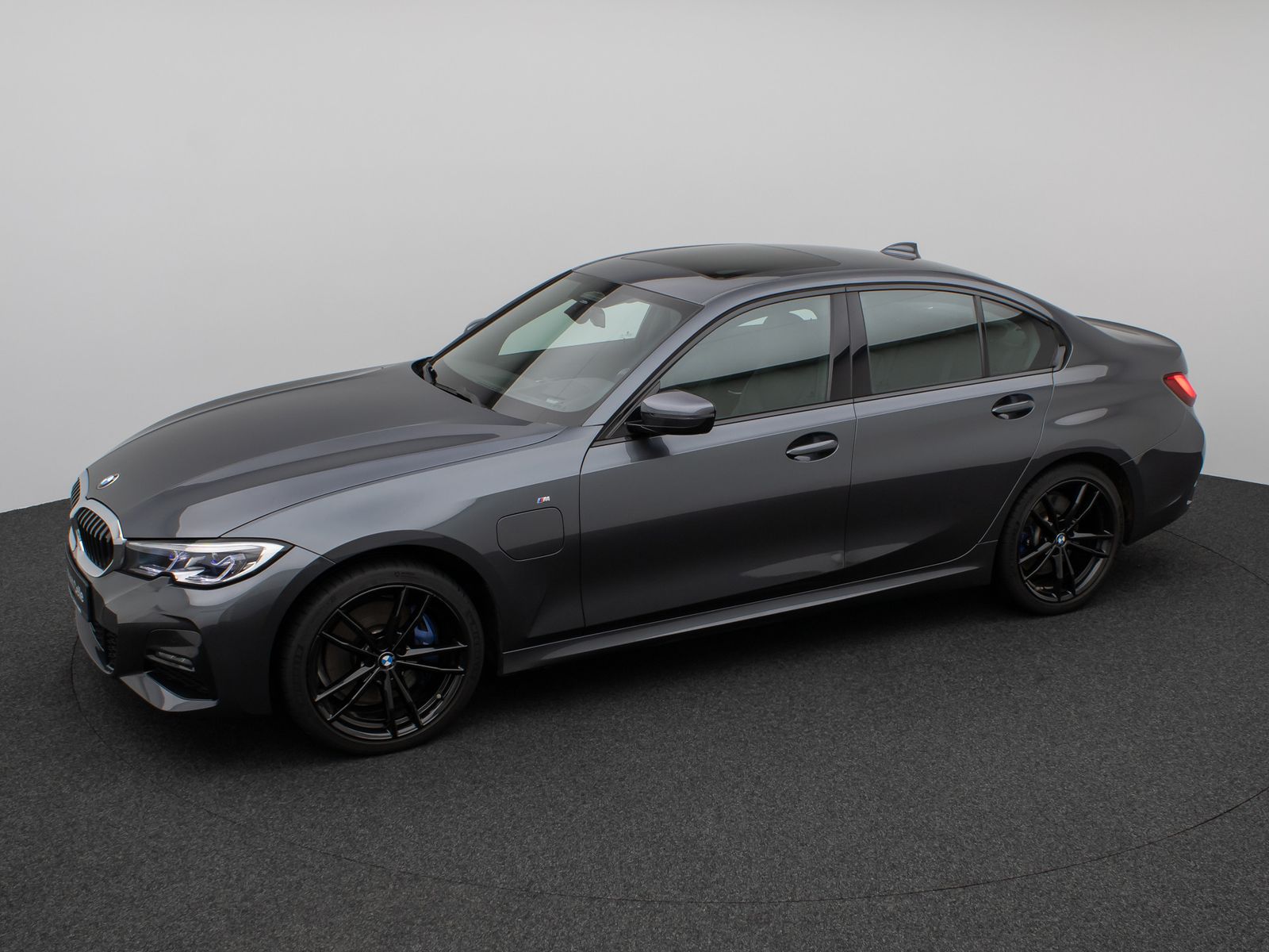 Fahrzeugabbildung BMW 330e xD M Sport Laser Glasdach PDC HUD DAB HiFi