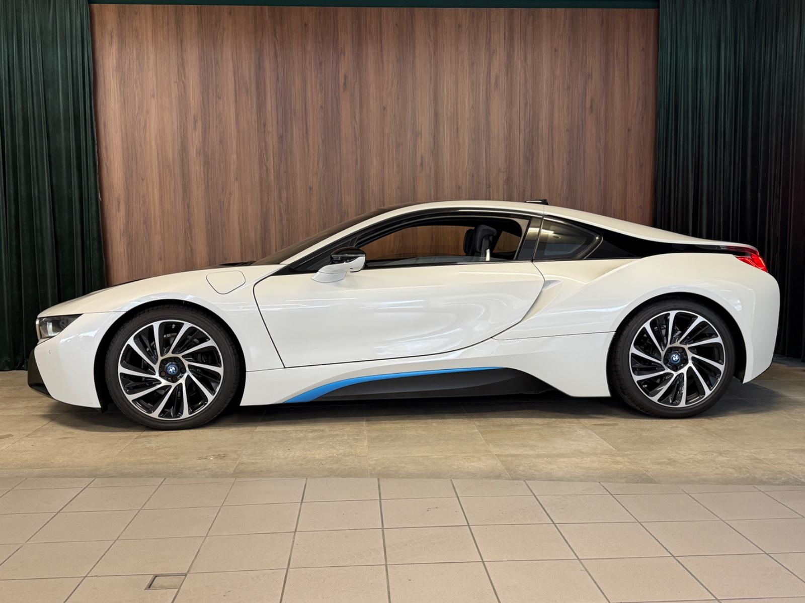 BMW i8 Coupe Pure Impulse°LED°VC°Kamera°HUD°H&K°