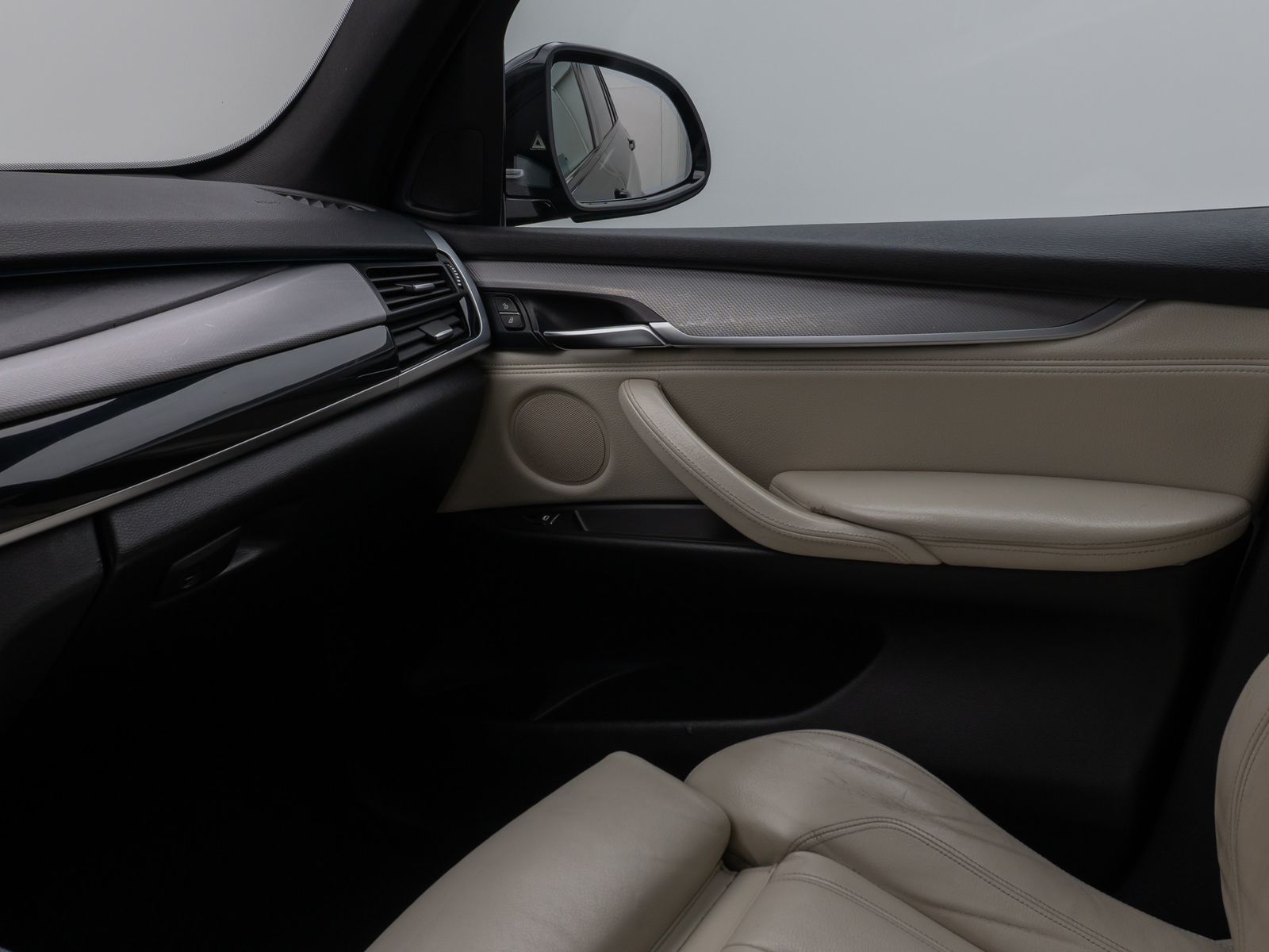 Fahrzeugabbildung BMW X5 xD30d M Sport HUD HiFi NaviPro PDC LED Leder