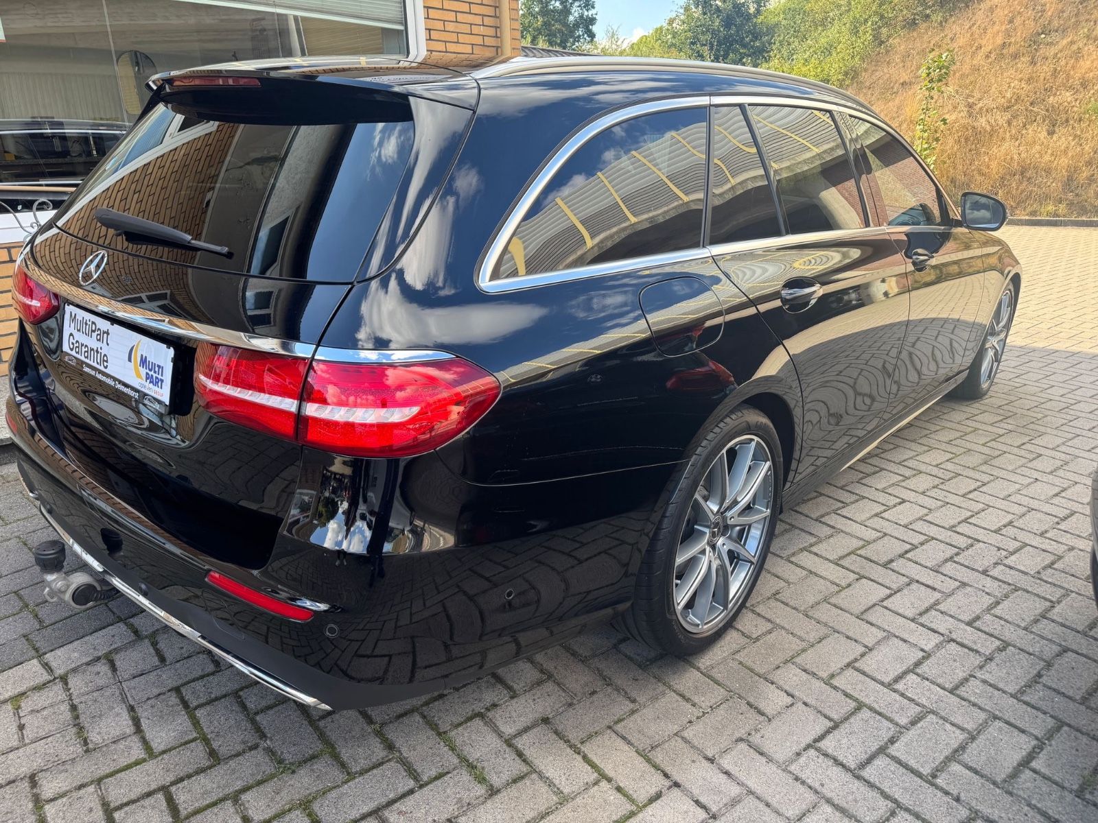 Mercedes-Benz E 220 d AMG Sportstyle Edition foto 4