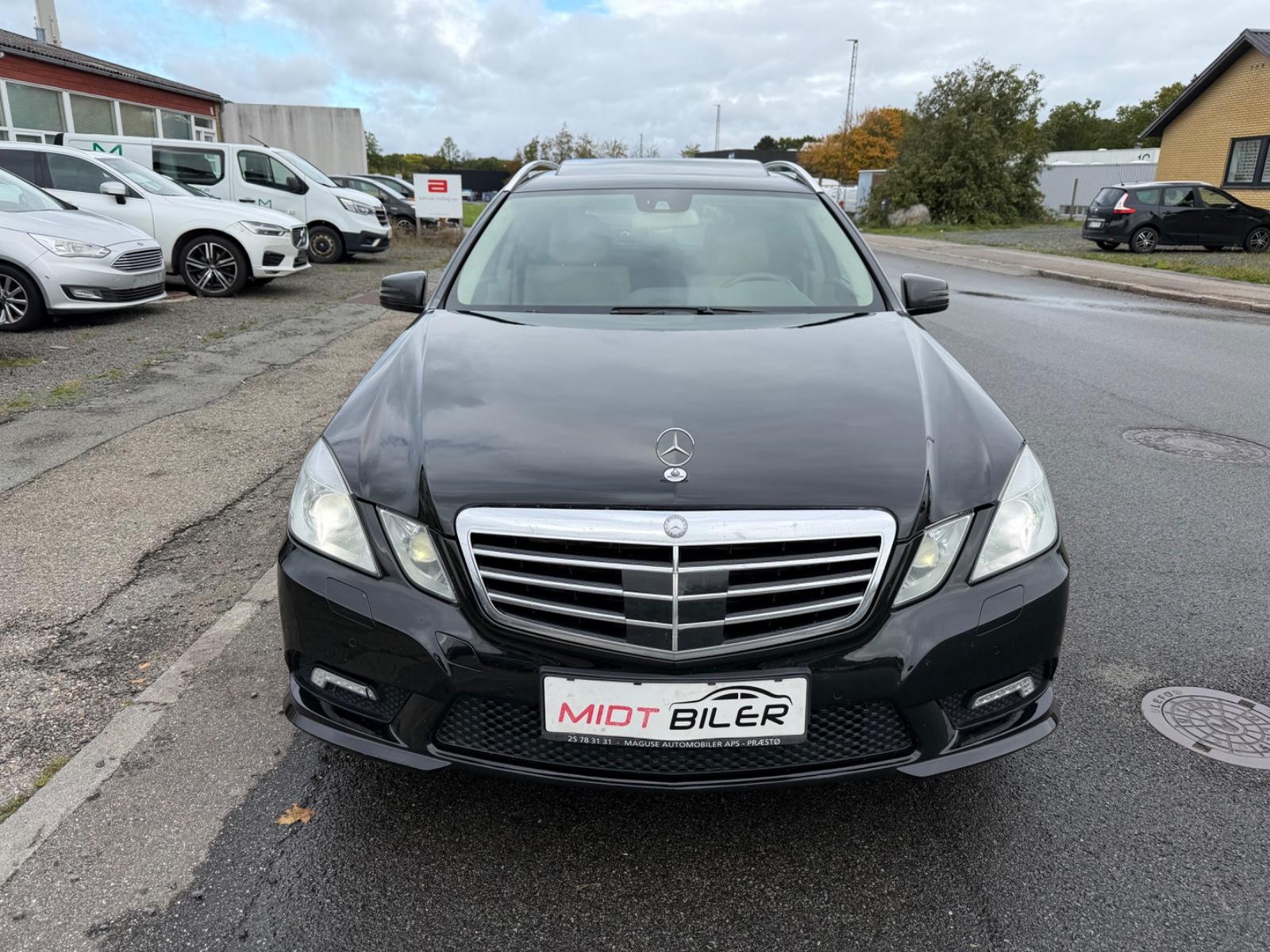 Mercedes-Benz E350 2011 — салон