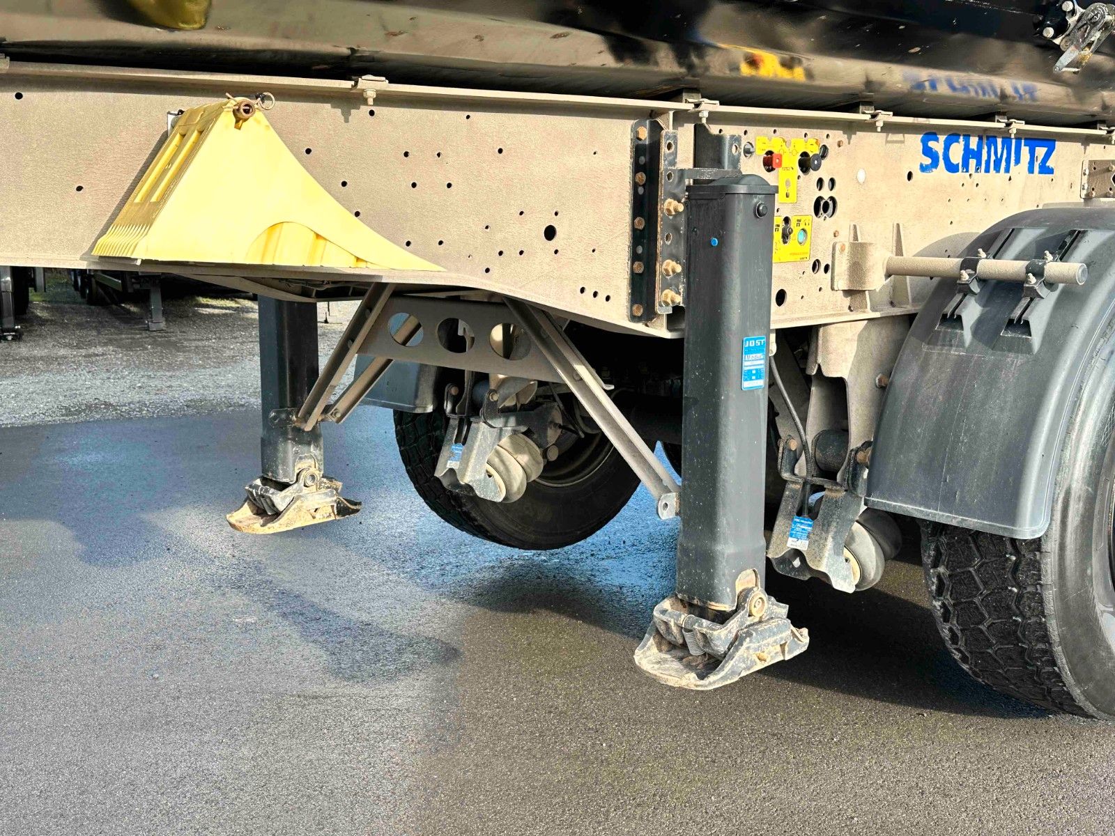 Fahrzeugabbildung Schmitz Cargobull 24 cbm HardoX Halfpipe, hydraulische Rückwand