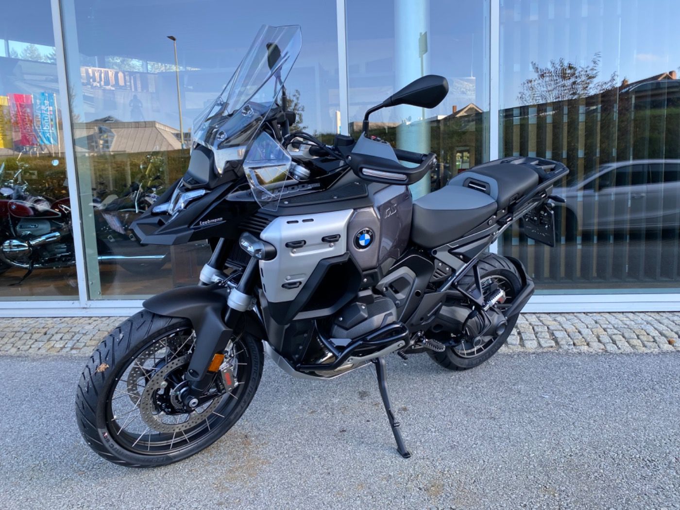 Fahrzeugabbildung BMW R 1300 GS Adventure Triple Black