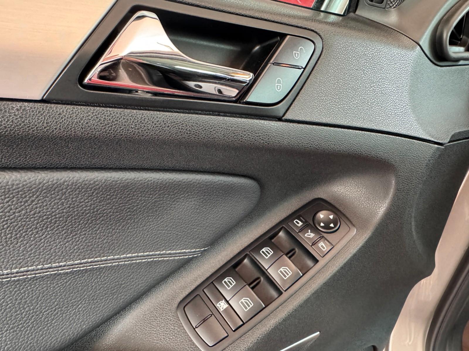 Mercedes-Benz ML320CDI Mopf 4Matic AHK Kamera Airmatic Sportp