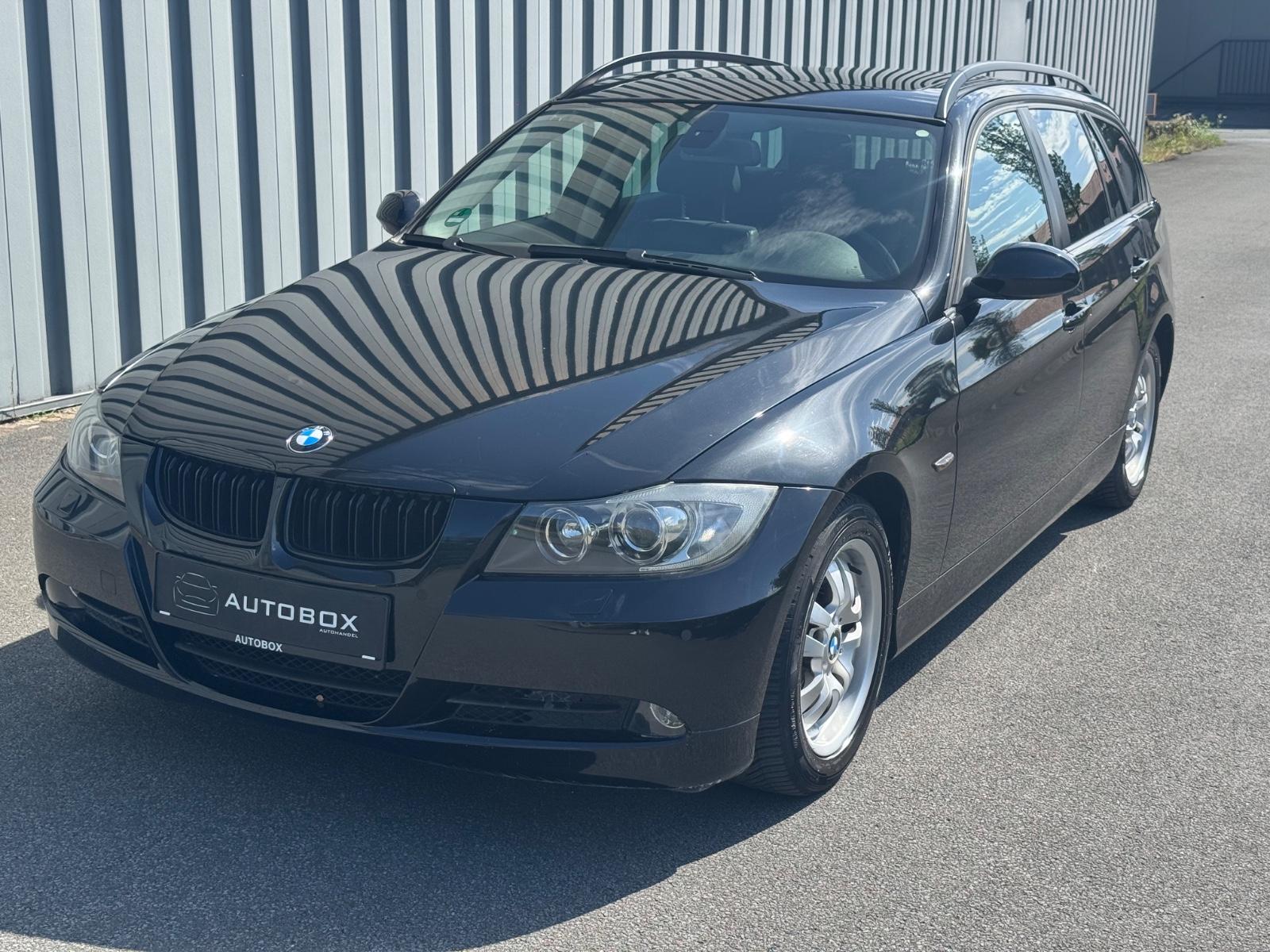 BMW 320 2006 — interior