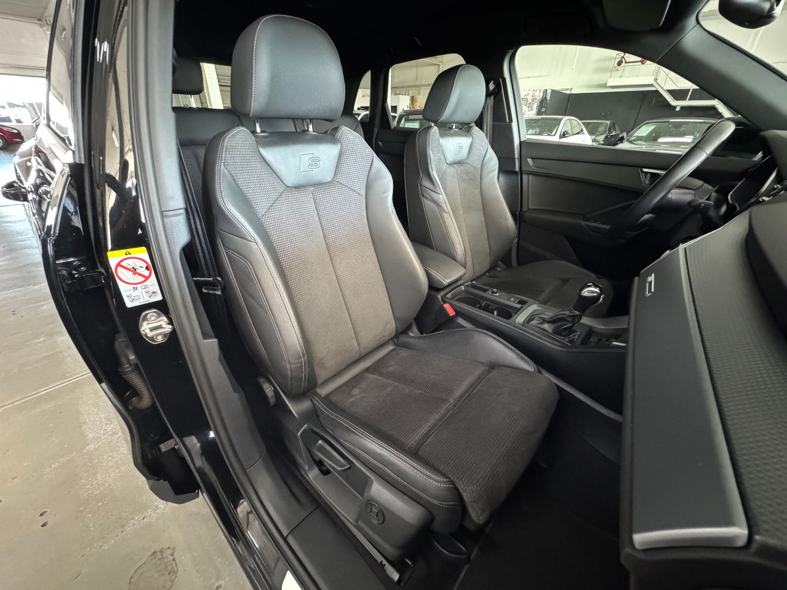 Fahrzeugabbildung Audi Q3 45 TFSI e S-TRONIC S-LINE ACC VIRTUAL LED KAM