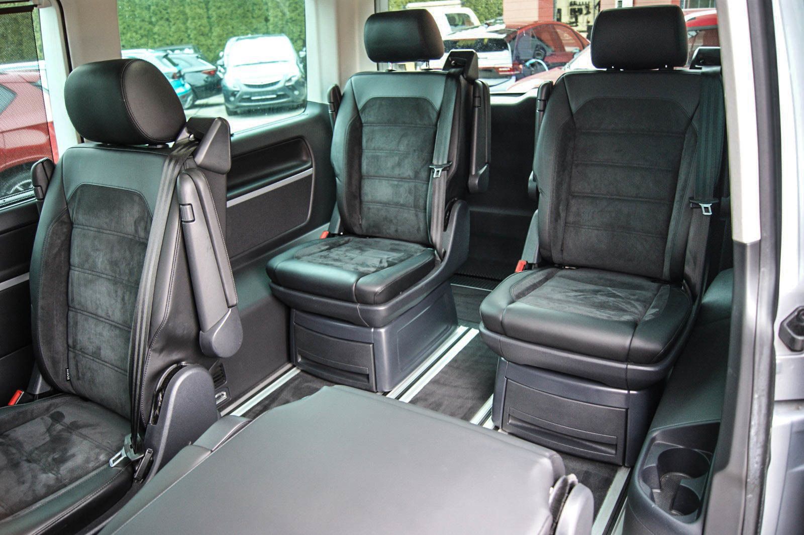 Fahrzeugabbildung Volkswagen T6 Multivan 20TDI DSG Highline 6-Sitze STHZ BETT