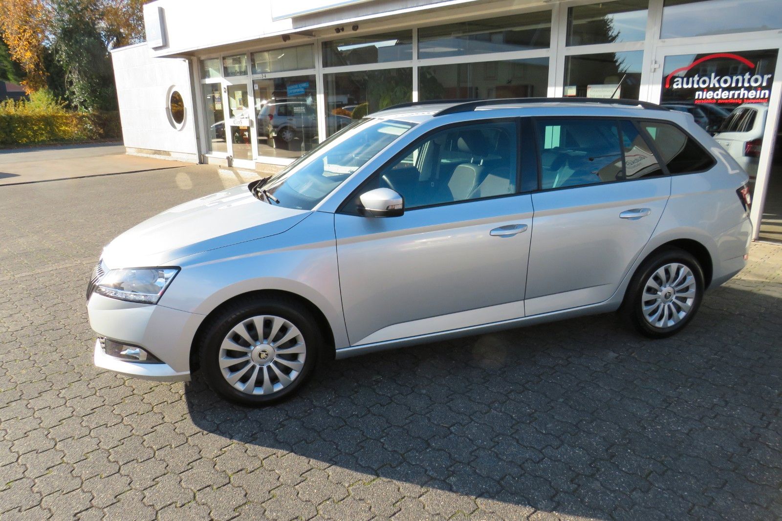 Fahrzeugabbildung SKODA Fabia Combi Ambition GRA SITZH. APP-CONNECT 1.HD