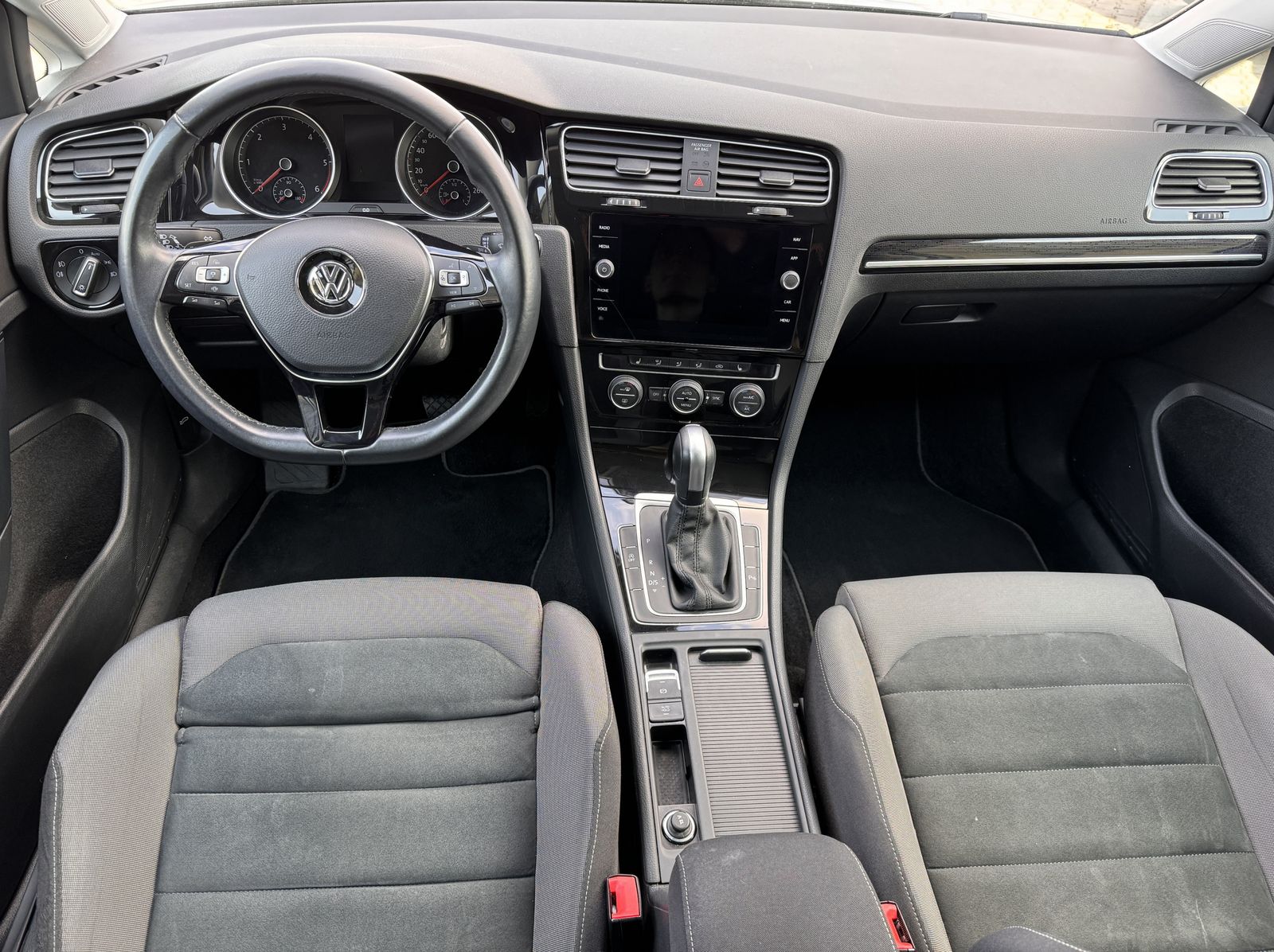 Fahrzeugabbildung Volkswagen Golf 2.0 TDI*Highline*LED*Cam*ACC*Spur*Navi*