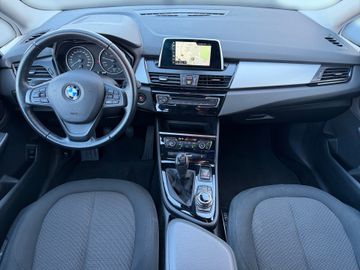 BMW 218 Gran Tourer - 12