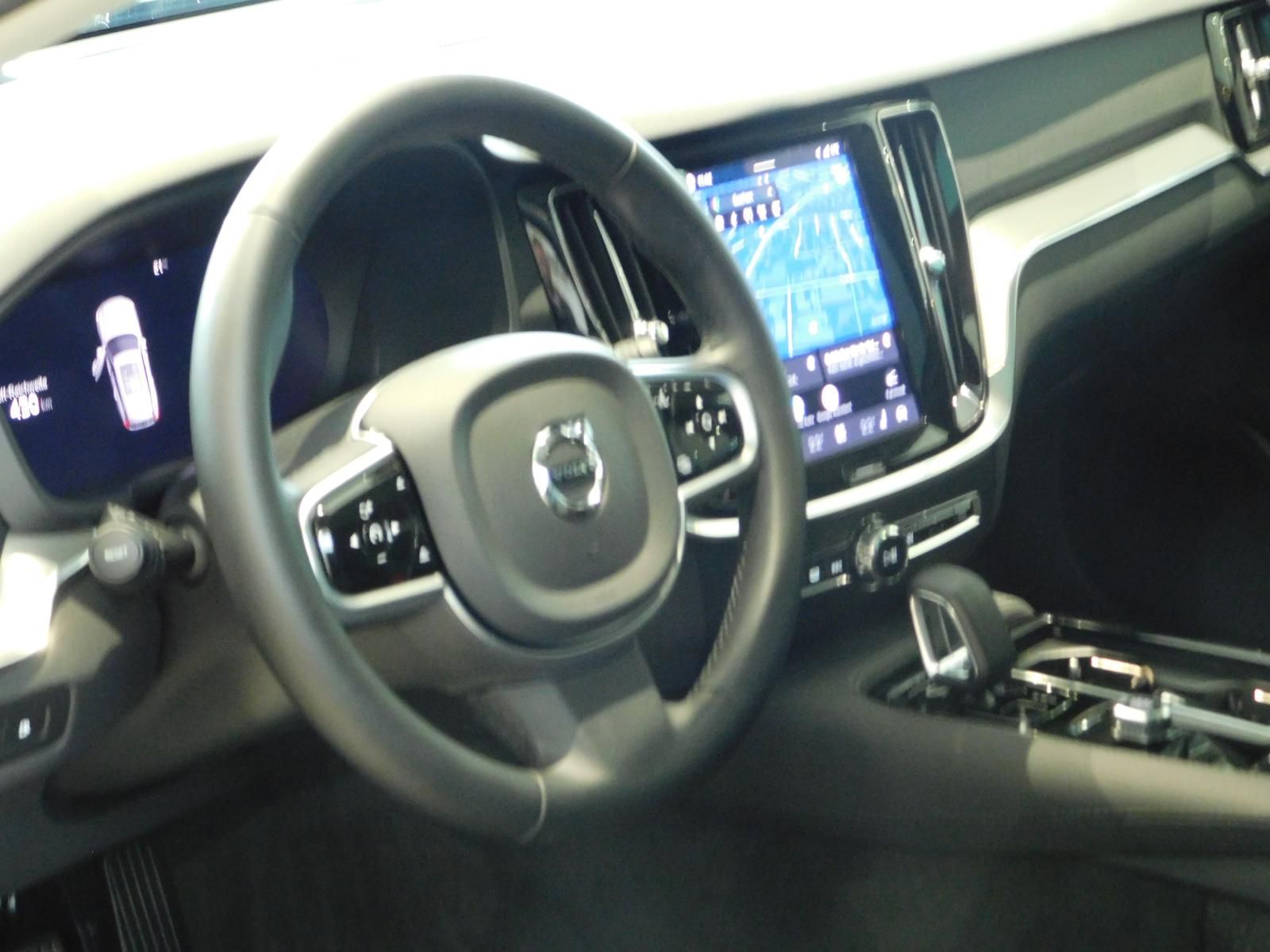 Fahrzeugabbildung Volvo V60 T6 AWD Plus Dark