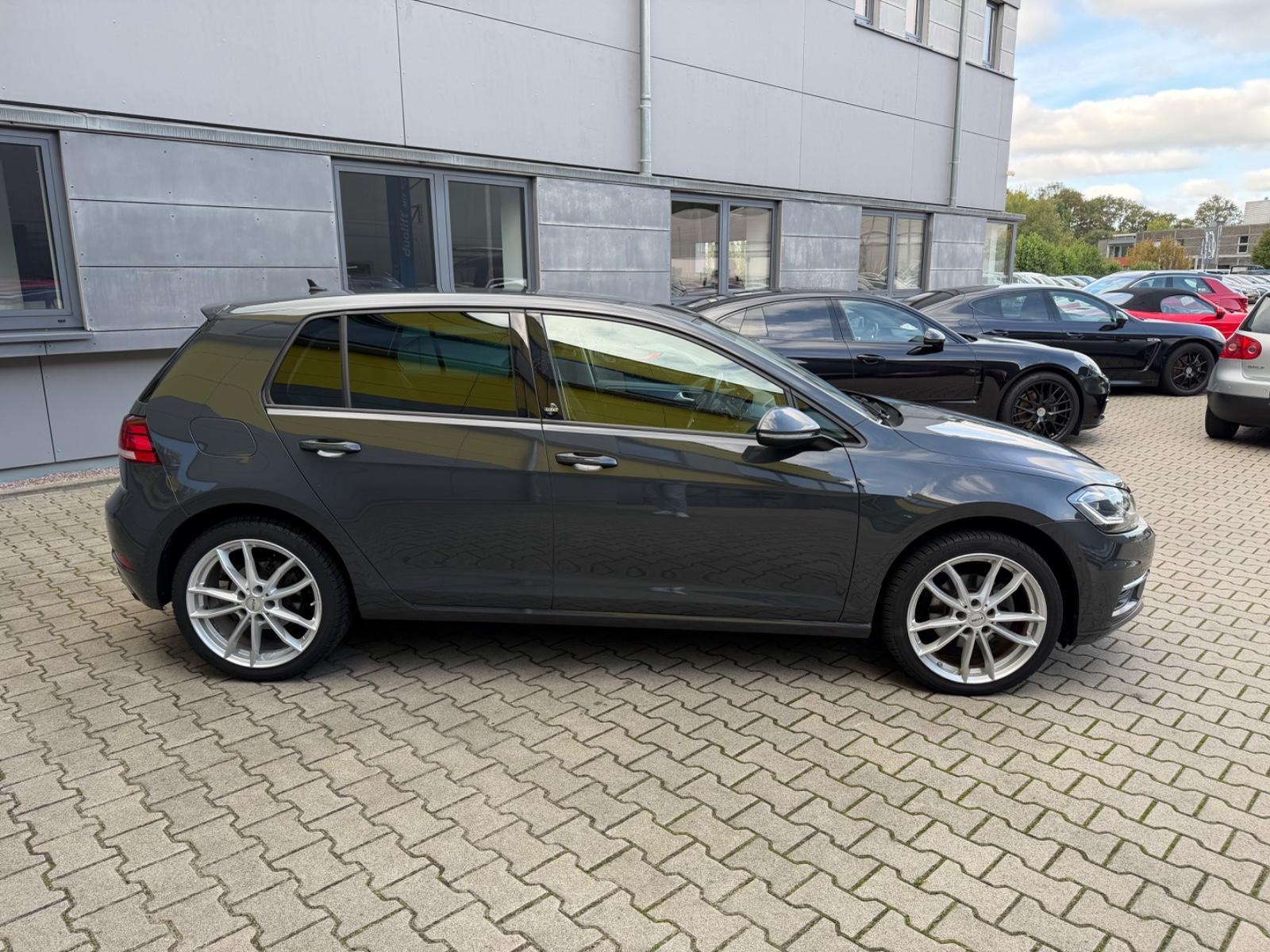 Volkswagen Golf VII Lim. Sound/ACC/AUTOMATIK/SHZ/NAVI/