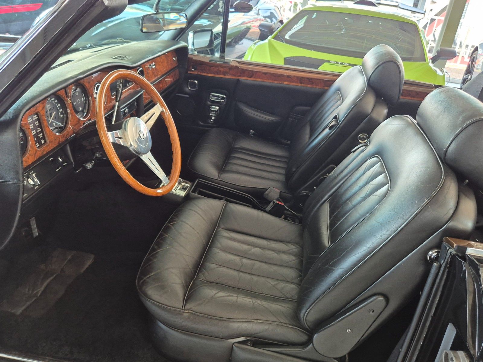 Fahrzeugabbildung Rolls-Royce Corniche/Technisch umfassend revidiert+Historie