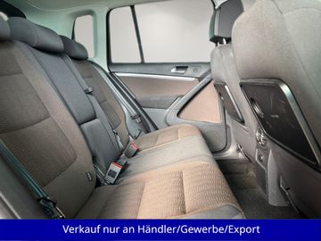Volkswagen Tiguan - 12