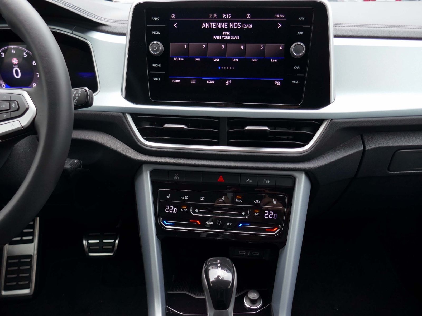 Fahrzeugabbildung Volkswagen T-Roc GOAL 1.5 TSI DSG | LED RFK ACC Navi