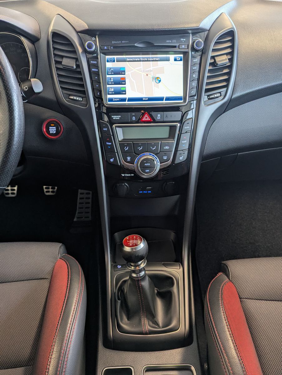 HYUNDAI i30 1.6 TGDI Turbo Navi Kamera T-Leder 18" - Image 15