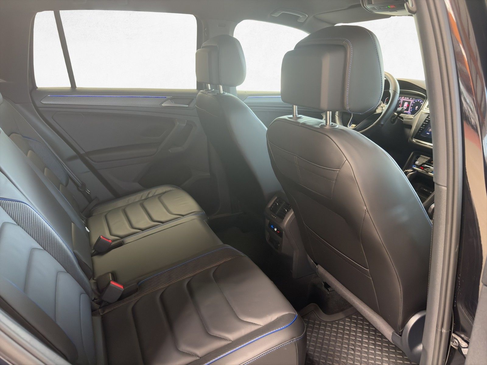 Volkswagen Tiguan R 2.0 TSI 4MOTION DSG AHK Navi Rückfahrk foto 10