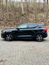 Volvo XC40 D4 AWD, R-Design, HK, Pano, 360°Kam, AHK - Volvo XC40 Gebrauchtwagen in Hamburg