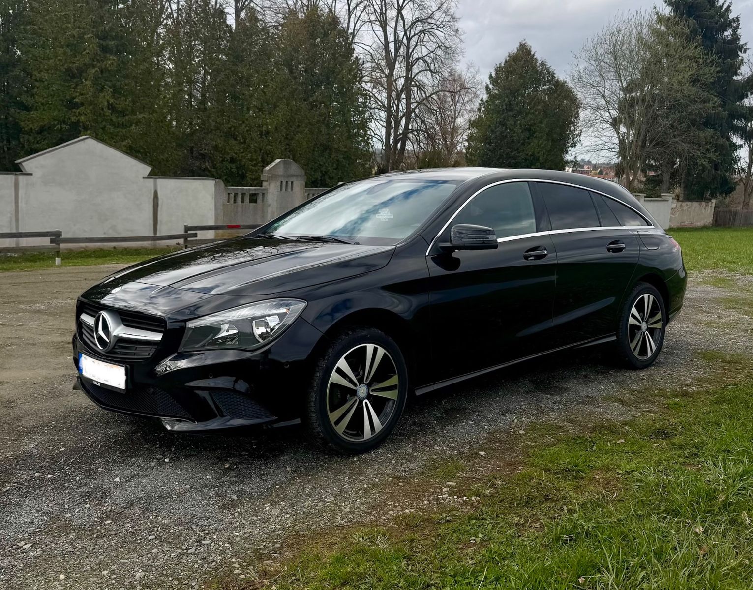 MERCEDES-BENZ CLA 180 Shooting Brake