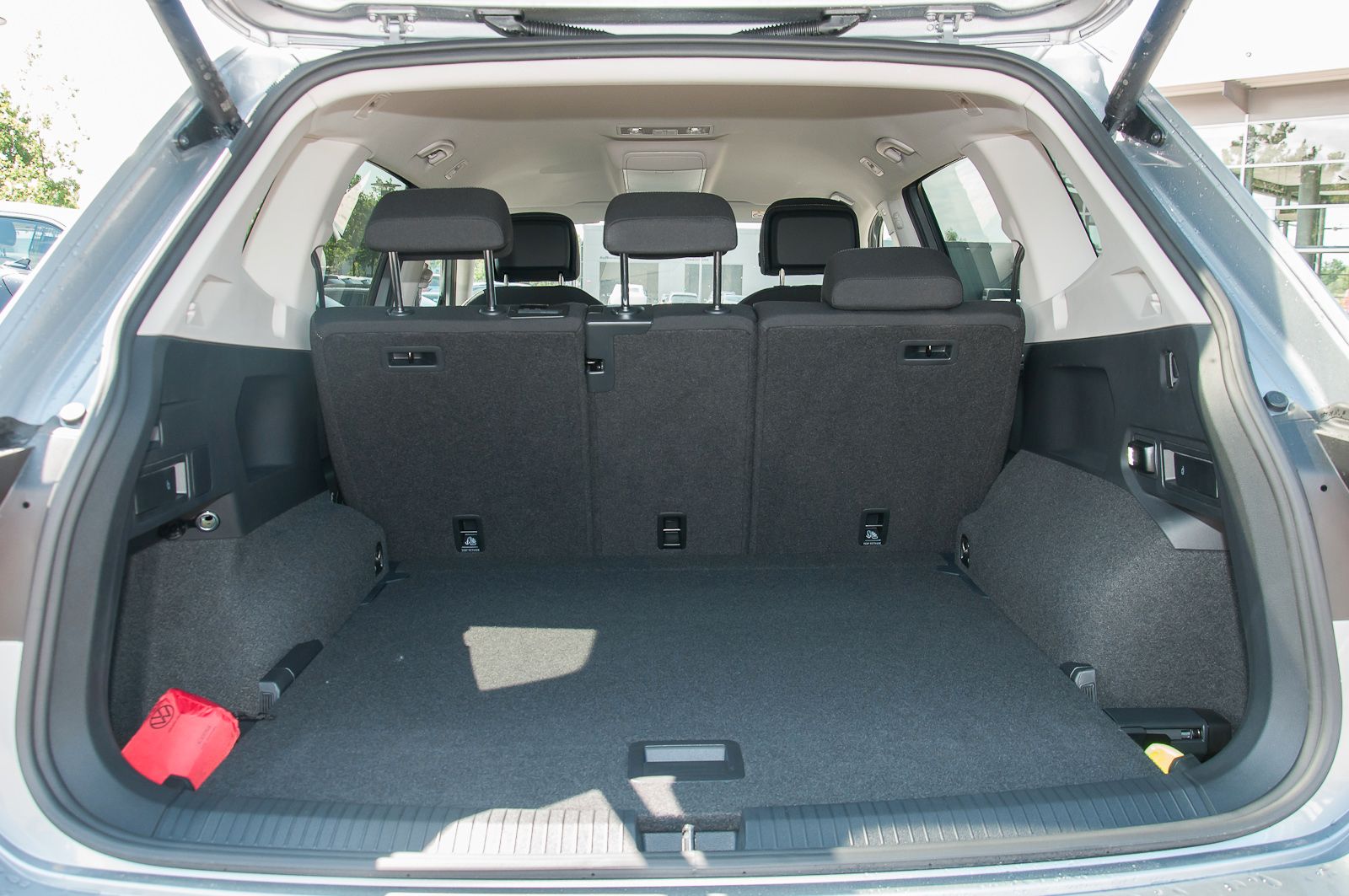 Fahrzeugabbildung Volkswagen Tiguan Allspace Elegance 2,0 l TSI OPF 4MOTION 1