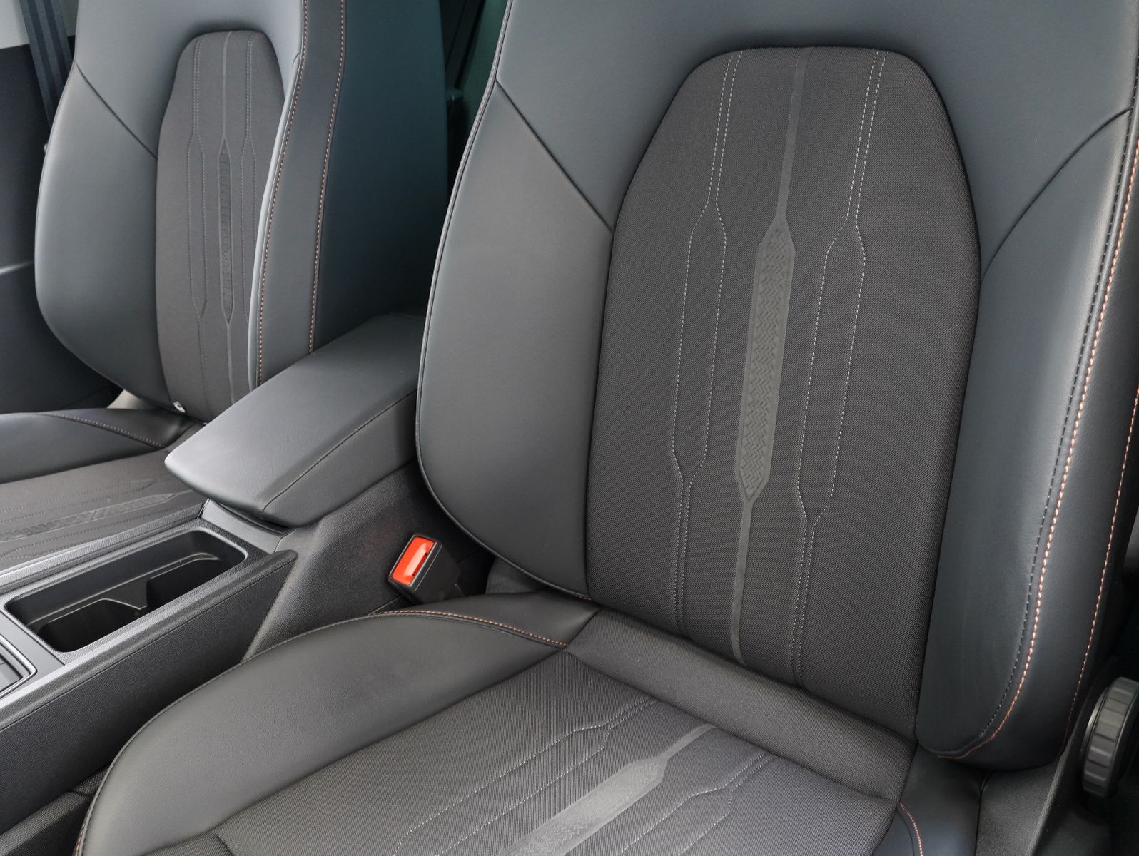 Fahrzeugabbildung CUPRA Leon Sportstourer 2.0 TSI DSG