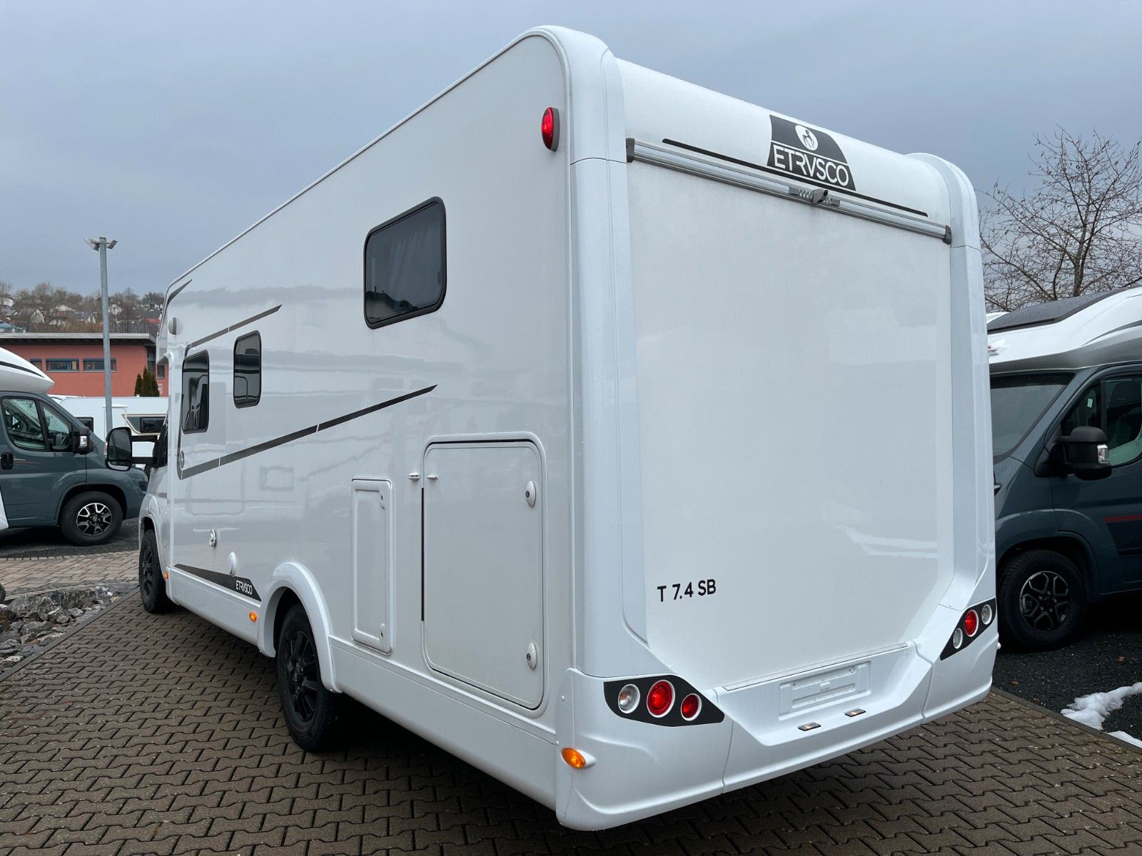 Fahrzeugabbildung Etrusco T 7.4 SB *Markise*Multimedia*Rahmenfenster