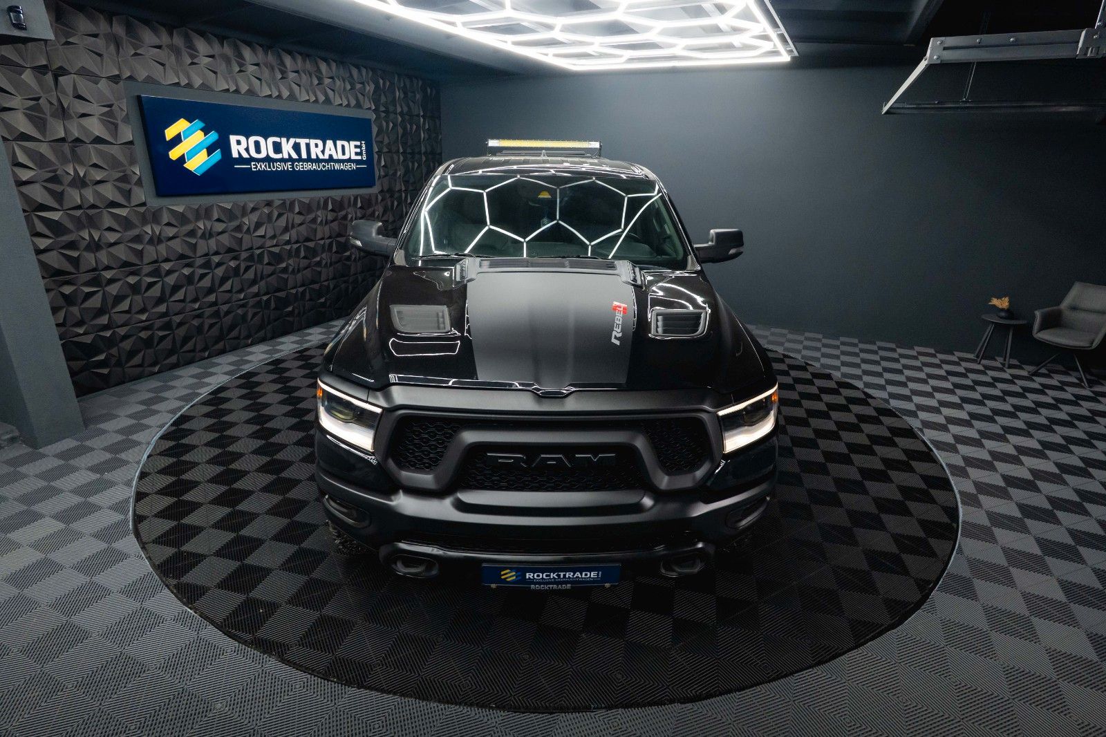 Fahrzeugabbildung Dodge RAM 5.7 V8 HEMI 4x4 REBEL OFFROAD Night AxleLock