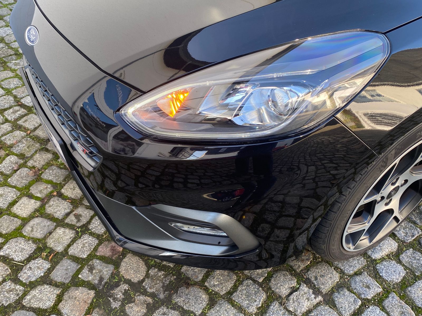 Fahrzeugabbildung Ford Fiesta 1.5 EcoBoost ST *LED*SHZ*Sportfahrwerk