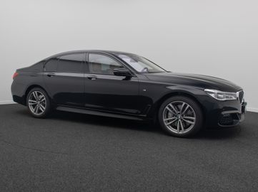 BMW 750 - 4