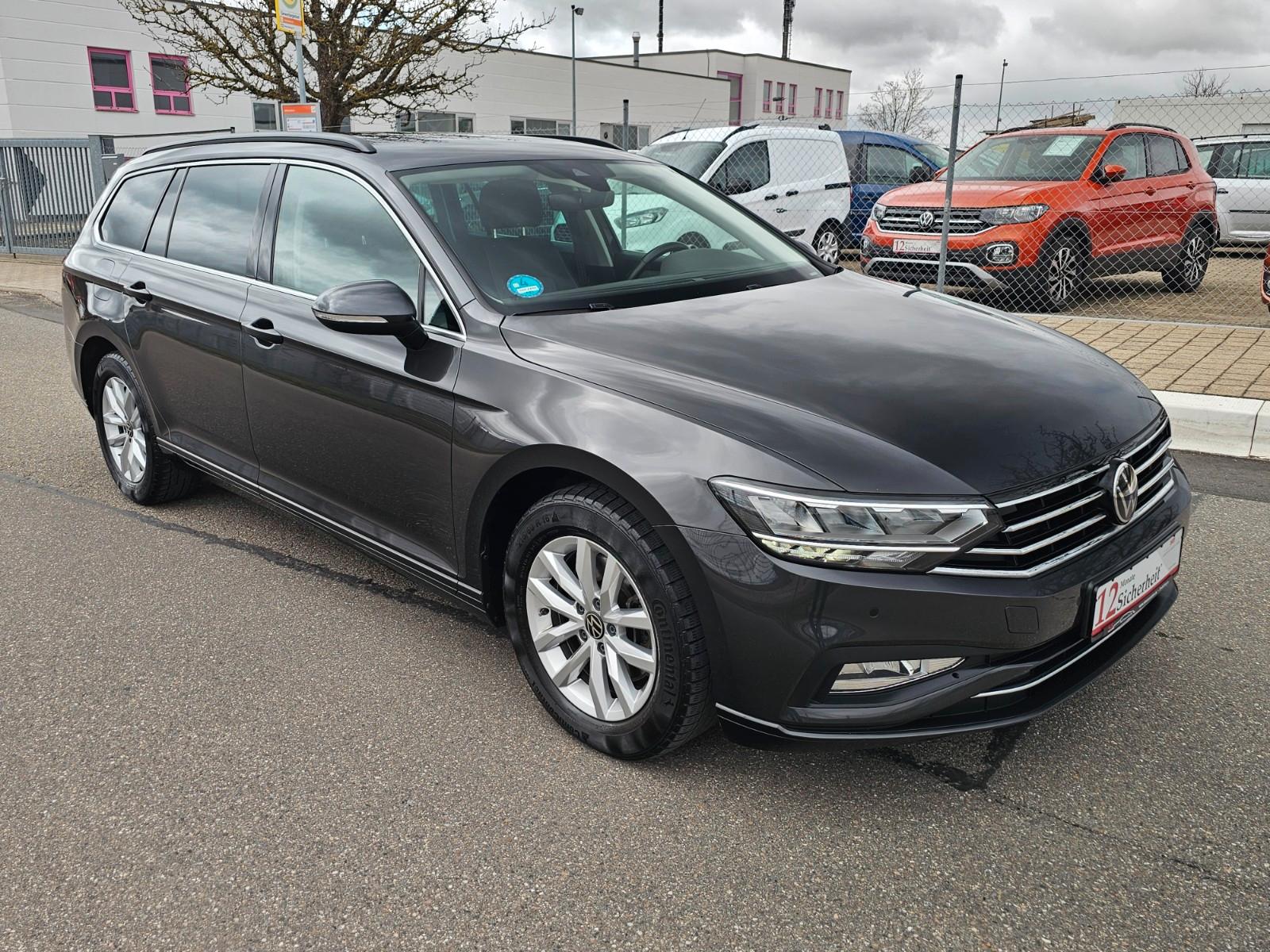 Volkswagen Passat Variant AHK*ACC*NAV*SHZG*SPUR*PDC*CarPlay