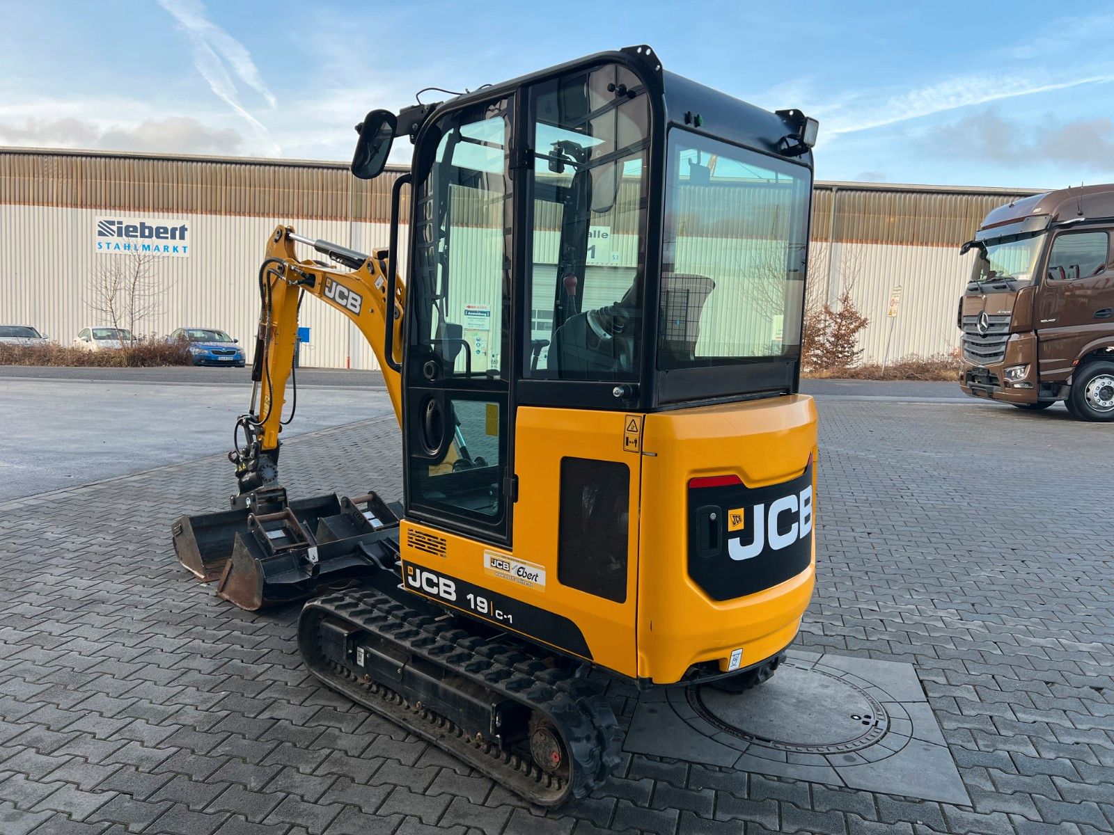 Fahrzeugabbildung JCB 19C-1 / nur 504h! / Powertilt / 2022