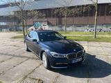 BMW 740d xDrive -Imperialblau metallic - BMW 7er Reihe in Duisburg
