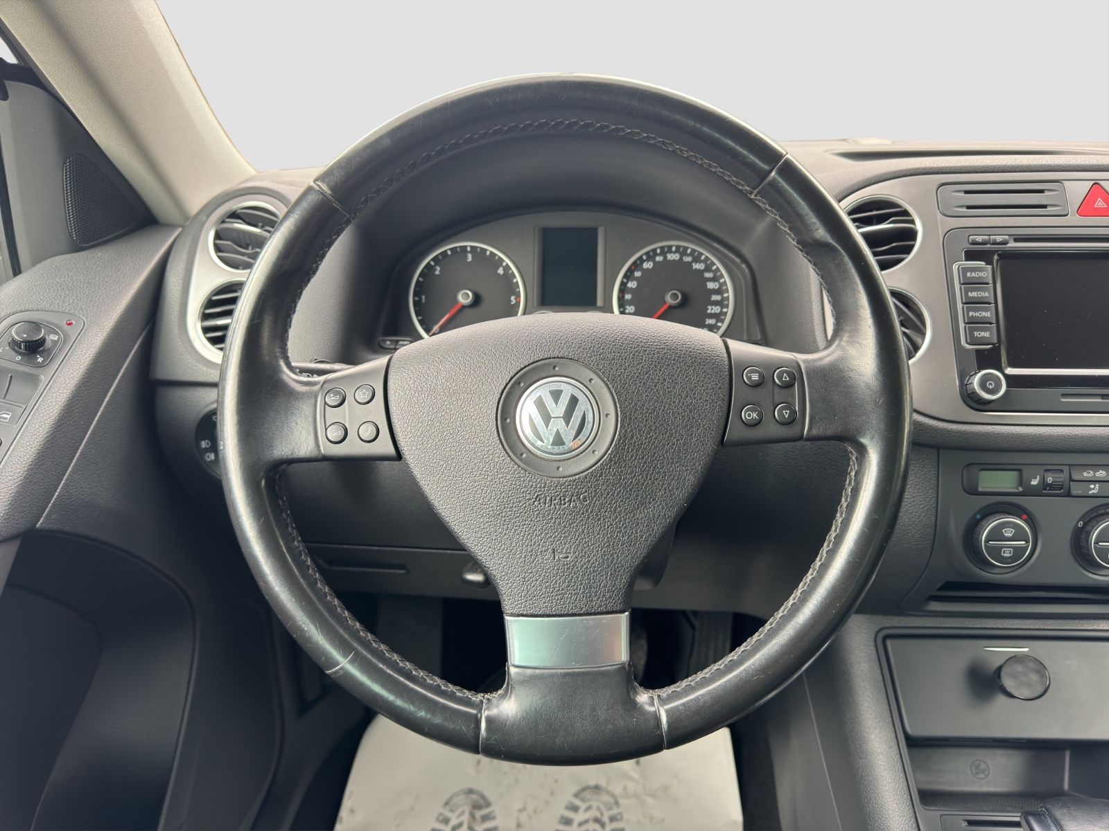 Fahrzeugabbildung Volkswagen Tiguan Sport & Style 4Motion/Kam./Leder/AHK