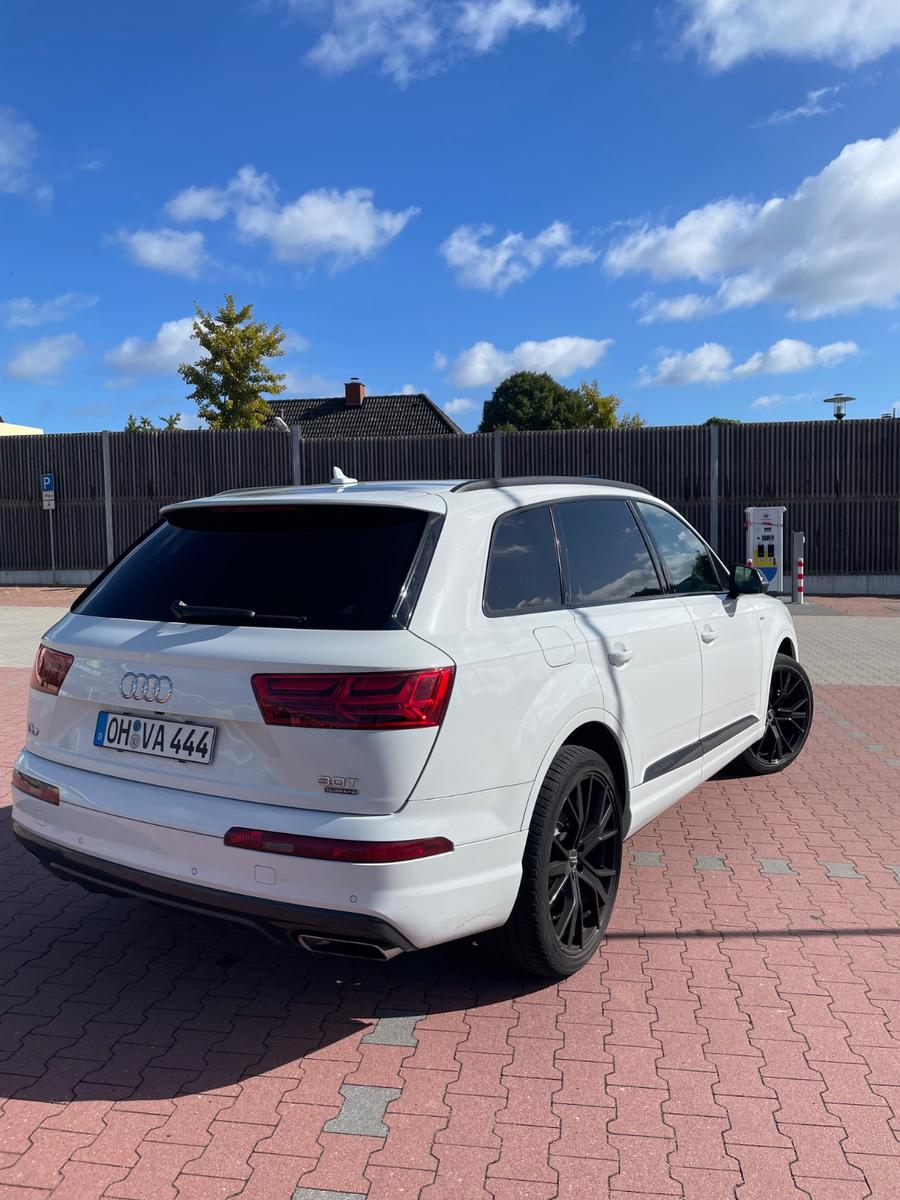 Audi Q7 4M 3.0 TFSI Quattro / S-Line / 7 Sitzer