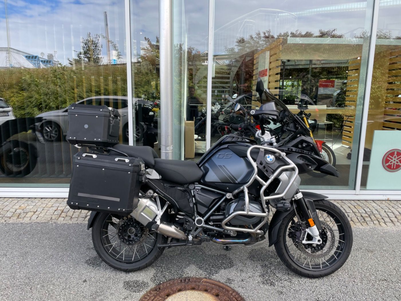 Fahrzeugabbildung BMW R 1250 GS ADVENTURE Sondermodell Triple Black vi