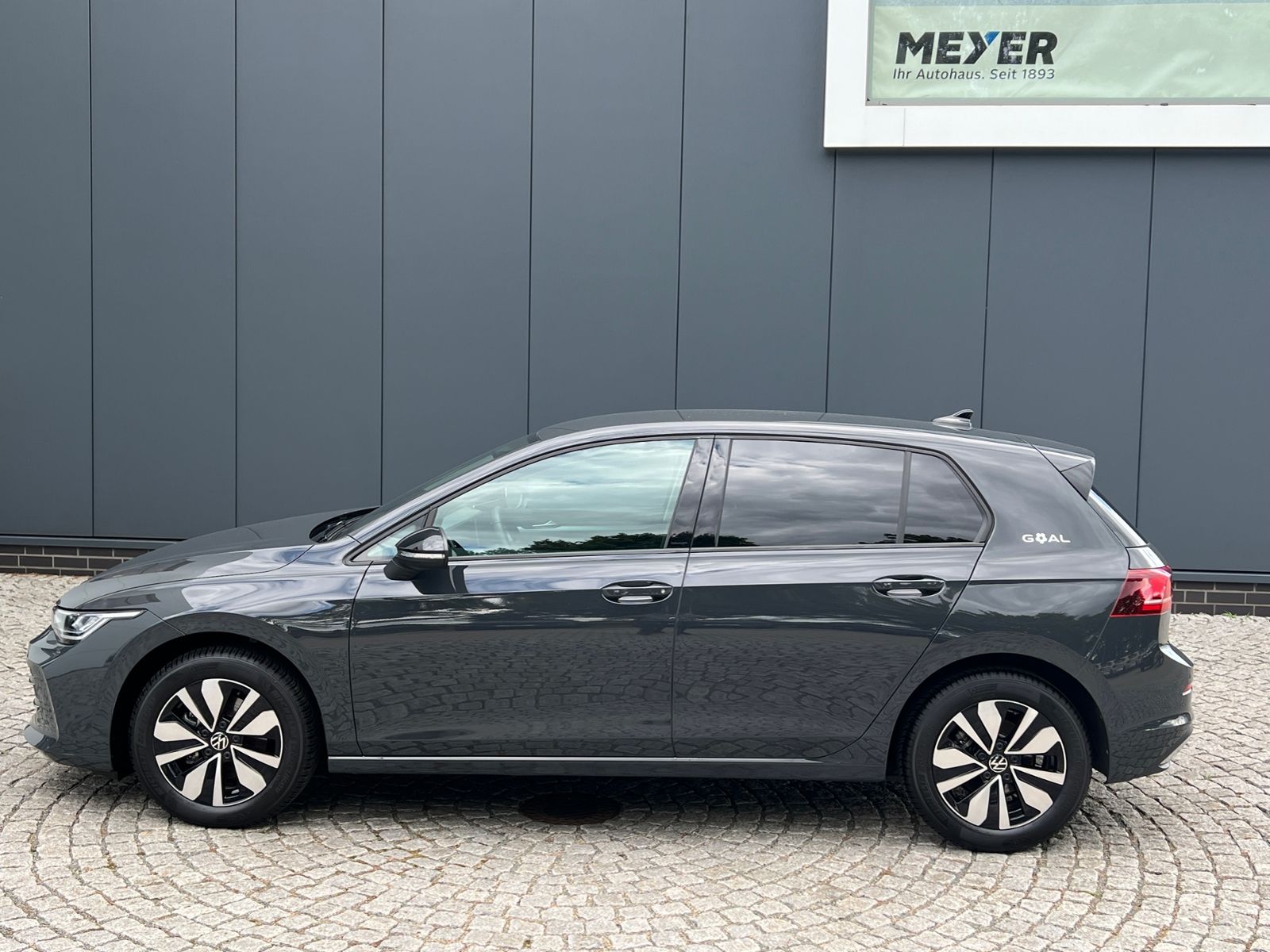 Fahrzeugabbildung Volkswagen Golf VIII GOAL 1.5 TSI *LED, App-Connect, 16'-LM