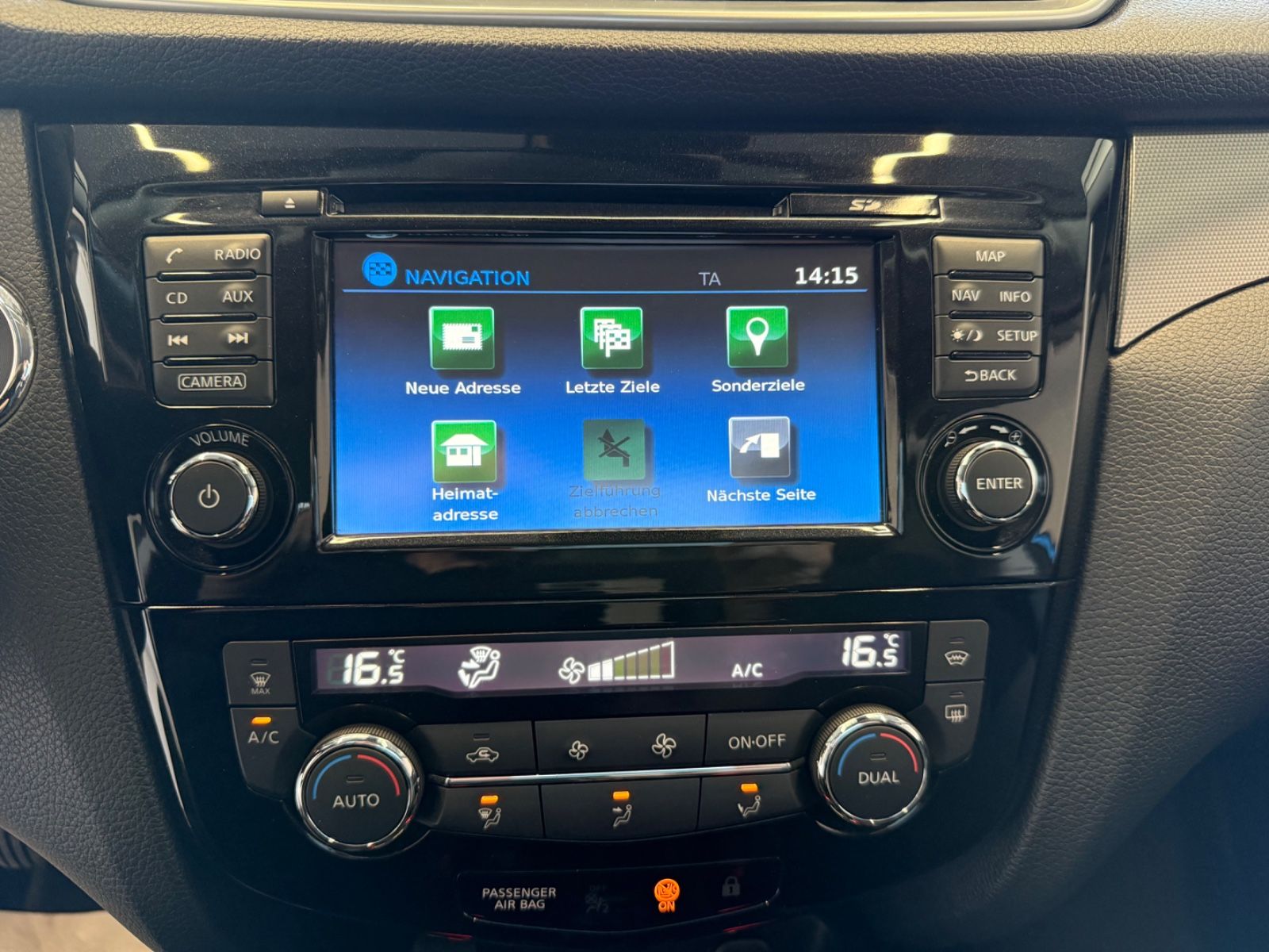 Fahrzeugabbildung Nissan Qashqai N-Connecta, 360° Kamera, Navi, Winterpa.