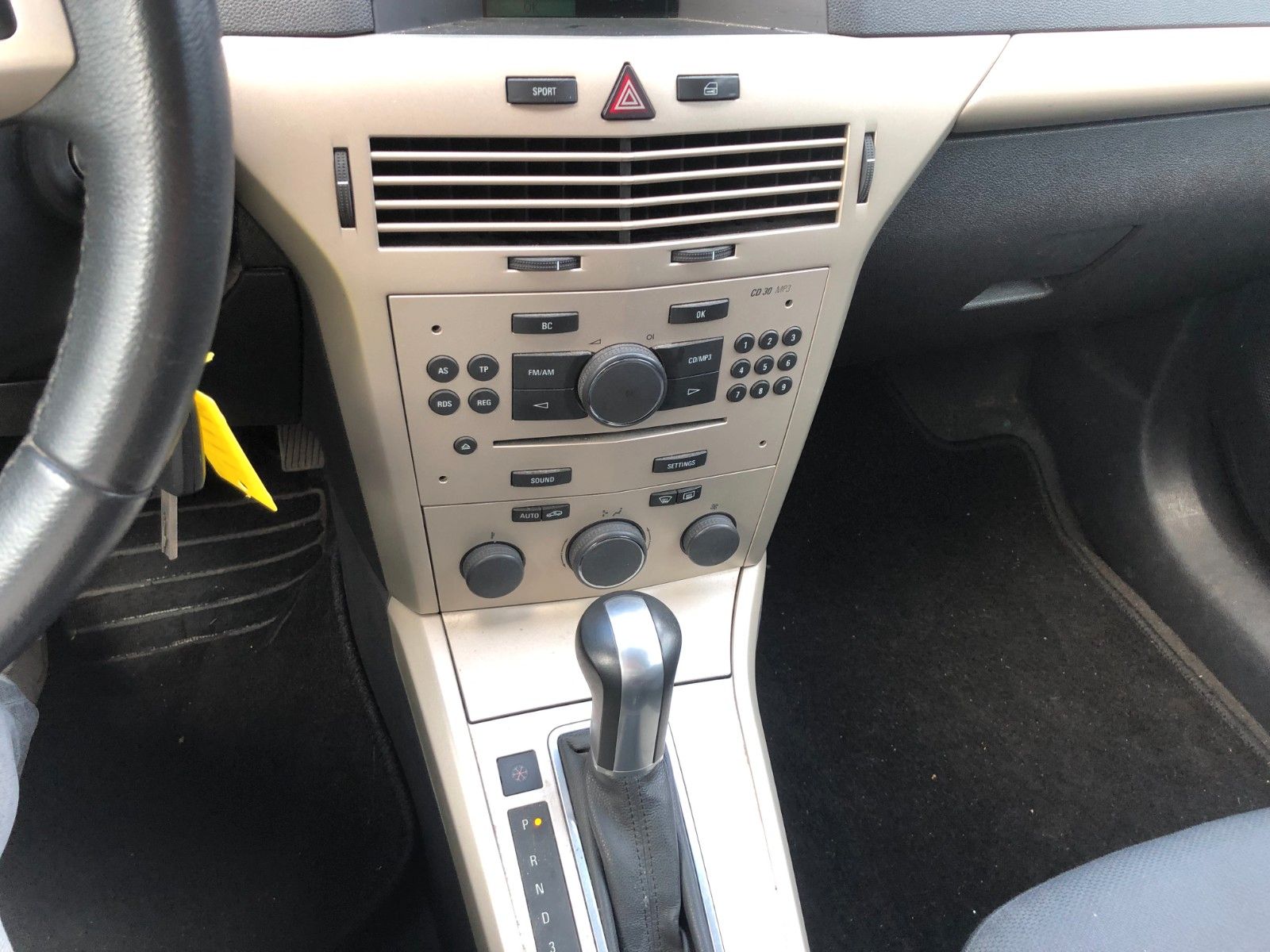 Fahrzeugabbildung Opel Astra H Caravan Innovation Hagelschaden