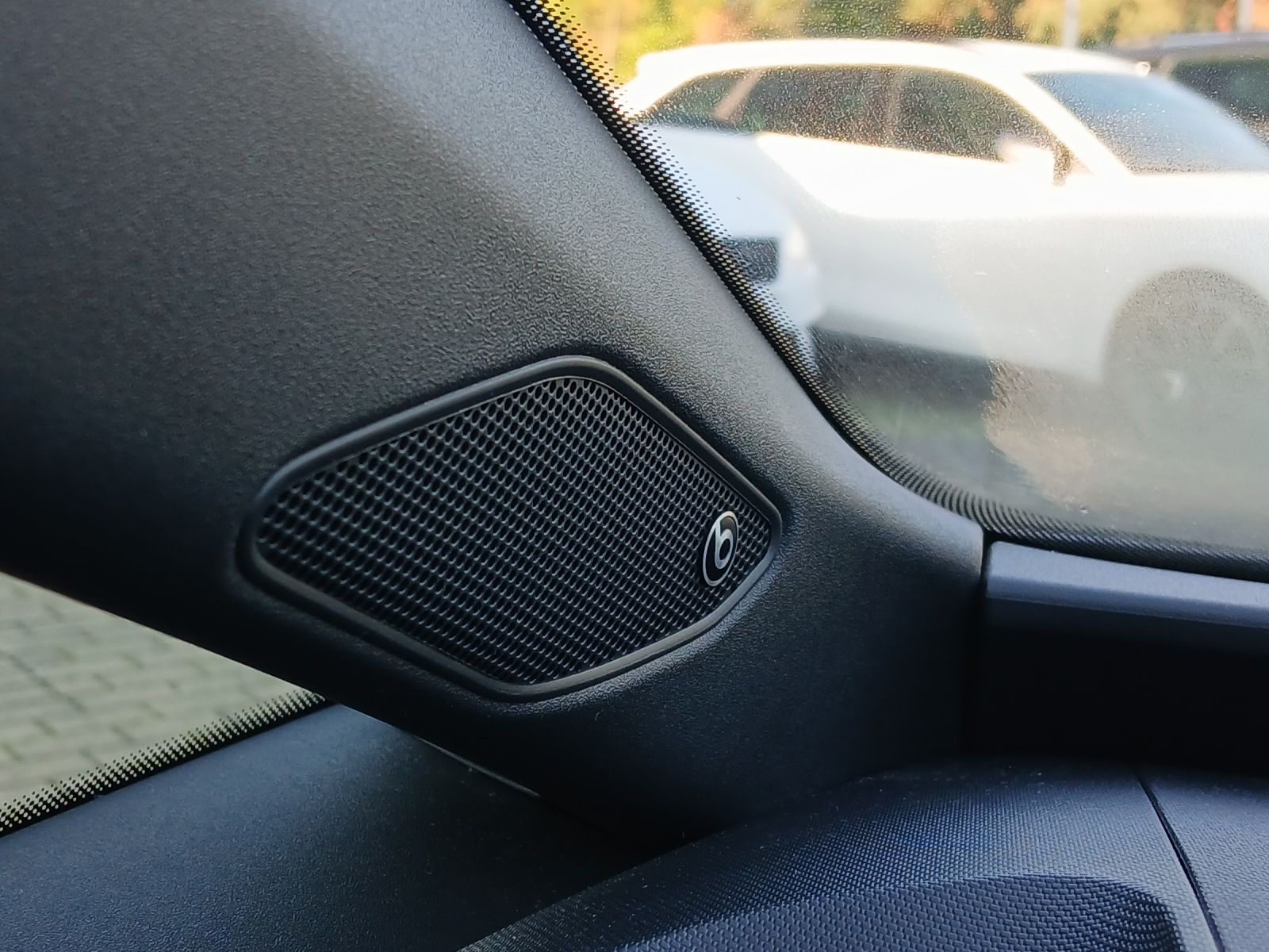 Fahrzeugabbildung CUPRA Born LED Navi Pano ACC RFK 18"