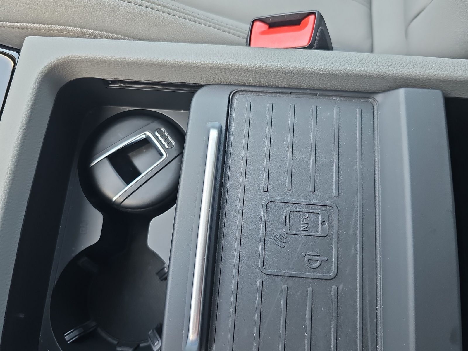 Fahrzeugabbildung Audi Q5 Sportback S line 40 TDI quattro, LUFT MATRIX