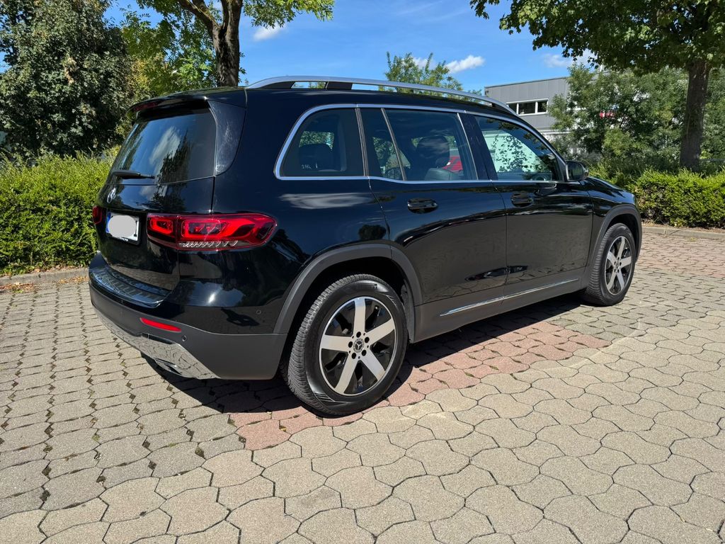 Image of Mercedes-Benz GLB 200