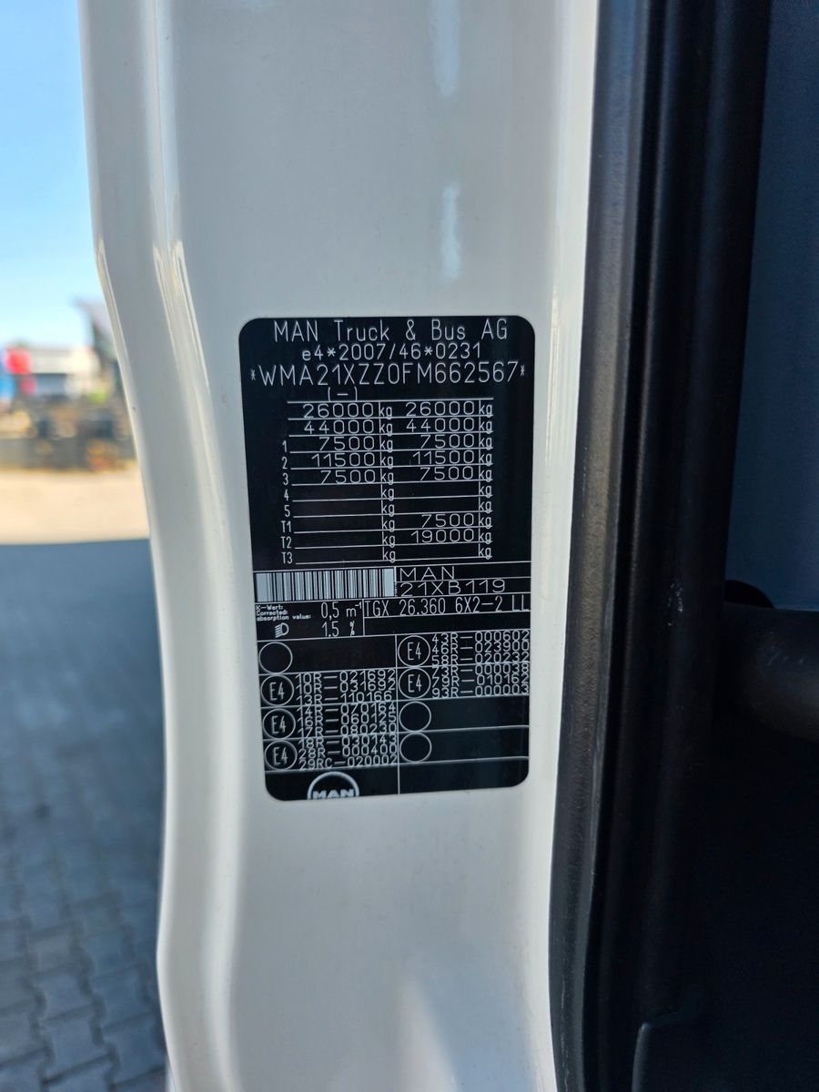 Fahrzeugabbildung MAN TGX 26.360 6x2-2 LL BDF Fahrschule 5 Sitze AHK