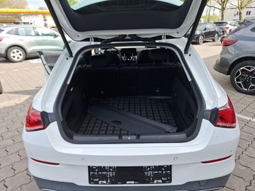 Mercedes CLA 180 Shooting Brake - 12