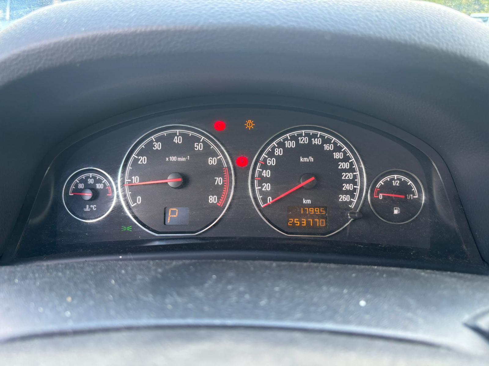 Opel Signum 2005 — photo 17