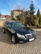 Mercedes-Benz Gepflegter V8  E500 T AVANTGARDE AVANTGARDE - Mercedes-Benz E 500 in Dresden