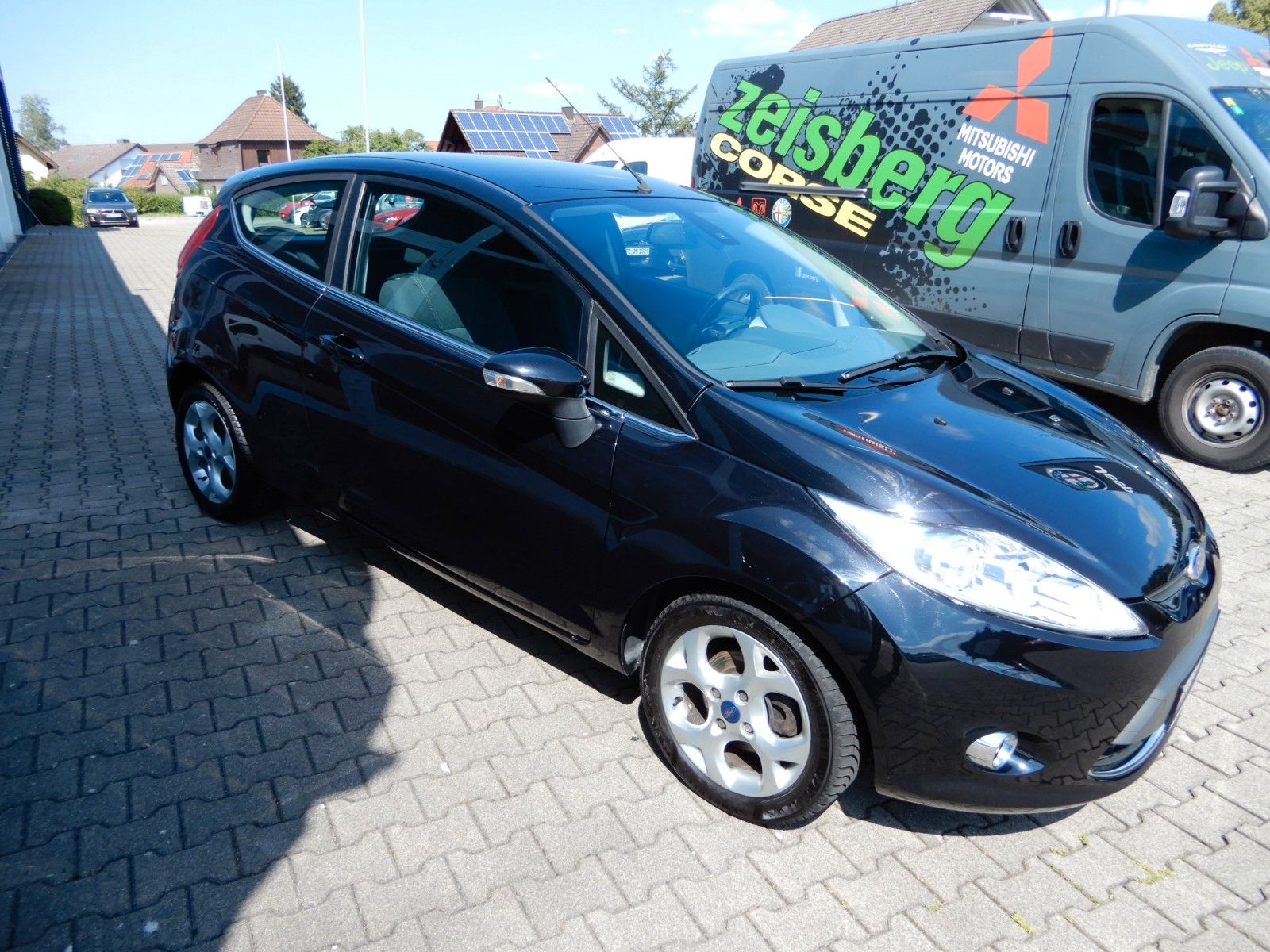 Fahrzeugabbildung Ford Fiesta 1.6 Titanium 3-Türer Klima 89€/Mon. Fin.